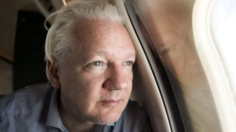 assange libre